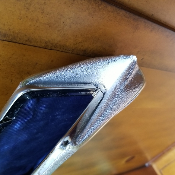 Silver Purse - Picture 7 of 16